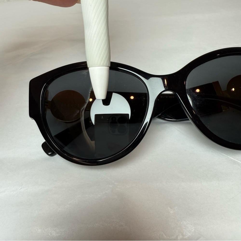 Versace Woman Sunglasses Black Frame, Dark Grey Lenses, 56MM *Authentic * - Picture 9 of 9